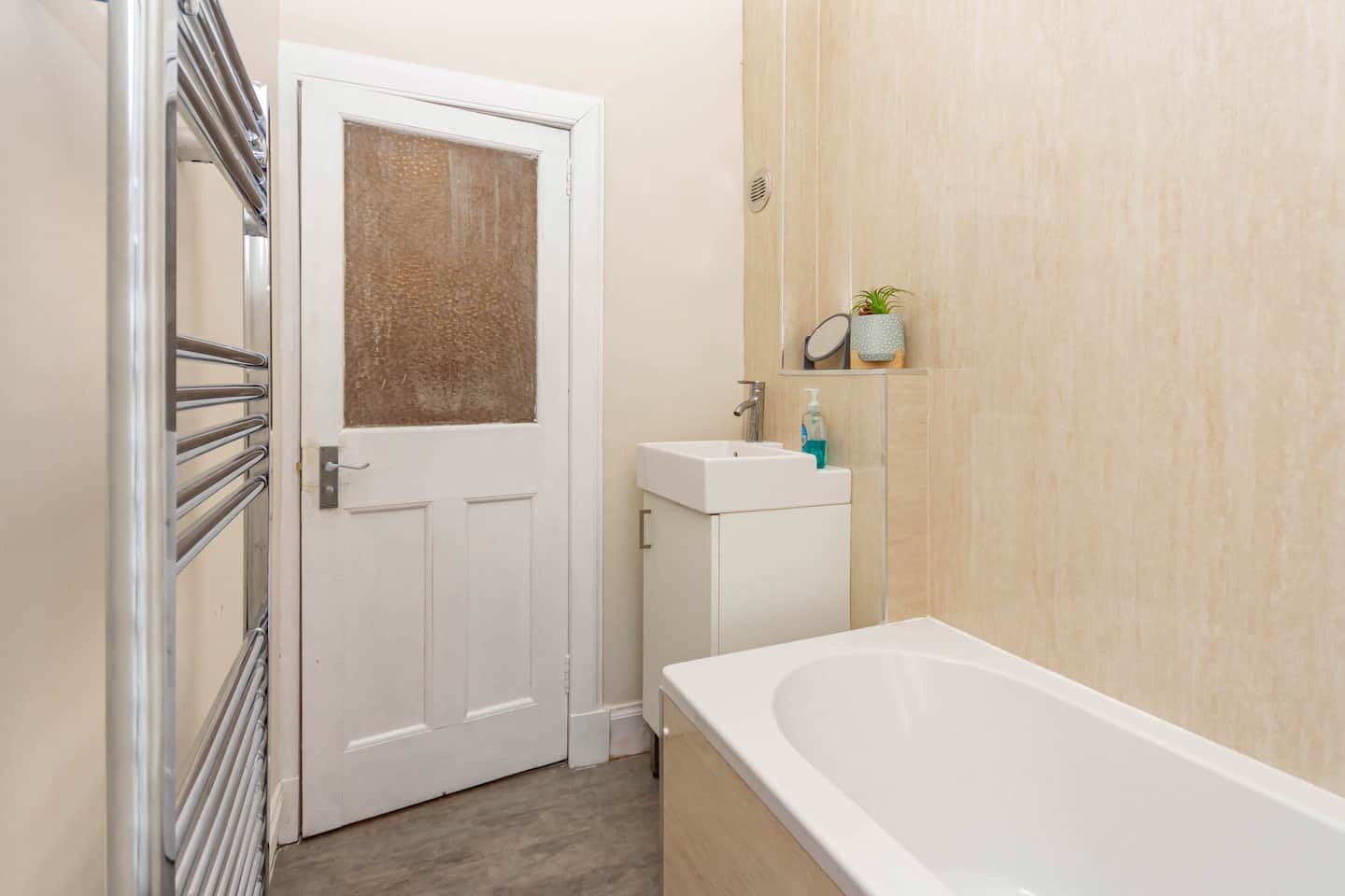 619c3209 4463 4390 be1e 3b00fb8cd200