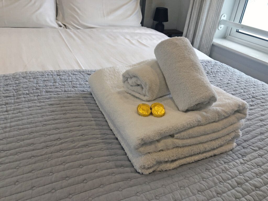 d2989a80 f5c4 422b a17b f492a34d94c7